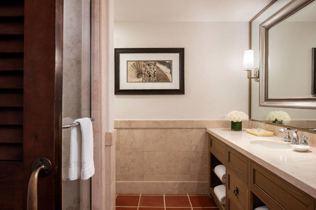 Guest Room, Deluxe, 2 Queen Beds, Resort View، The Ritz-Carlton Bacara Santa Barbara 4/5