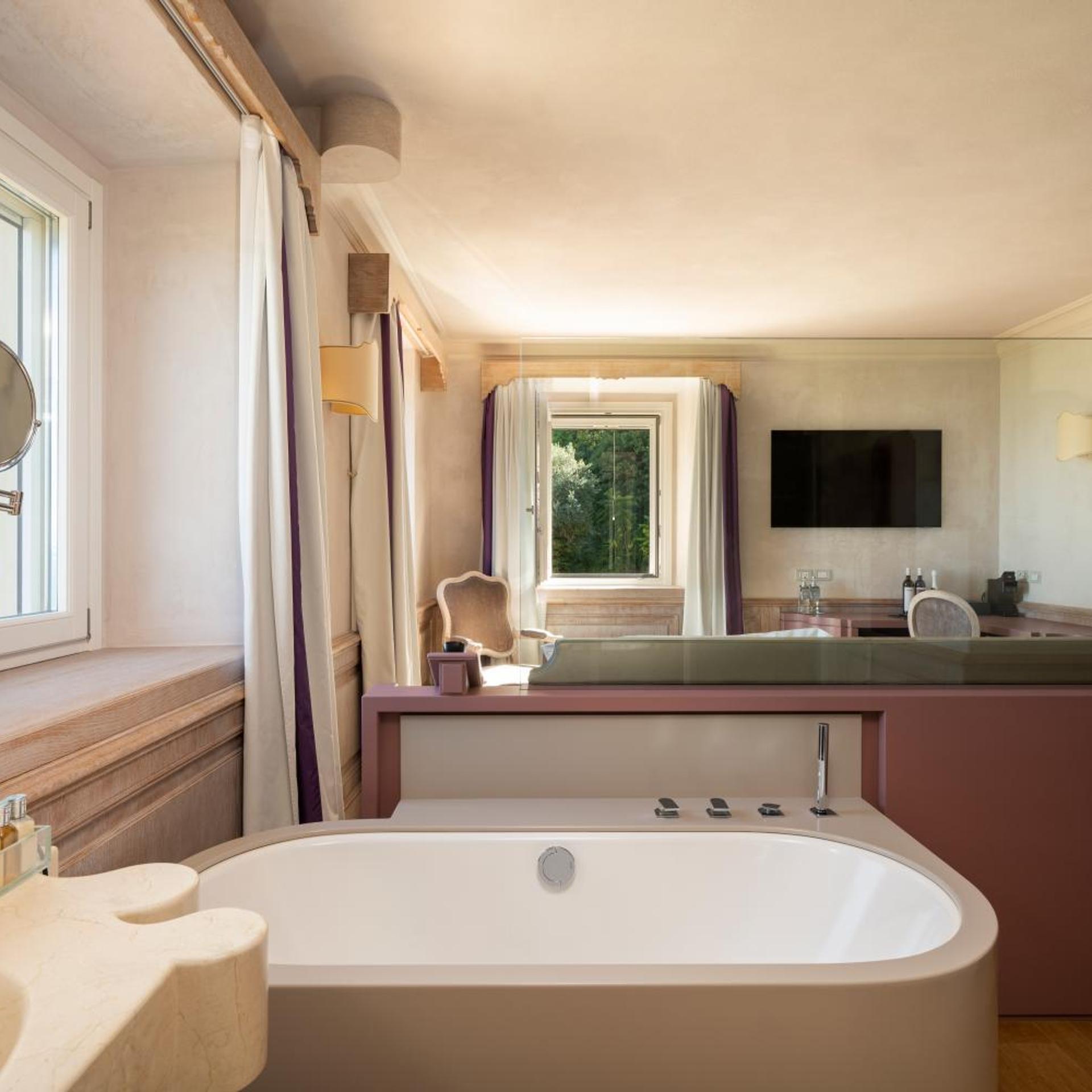 غرفة بريستيج بسرير مزدوج بإطلالة على الحديقة، Villa Lattanzi 8/9