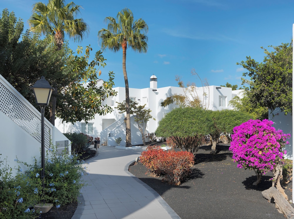 H10 White Suites - Adults Only 68/70