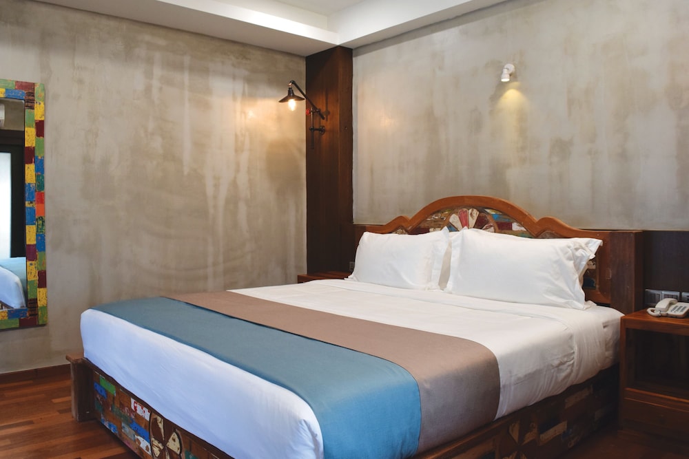 Treasures Hotel & Suites 37/64