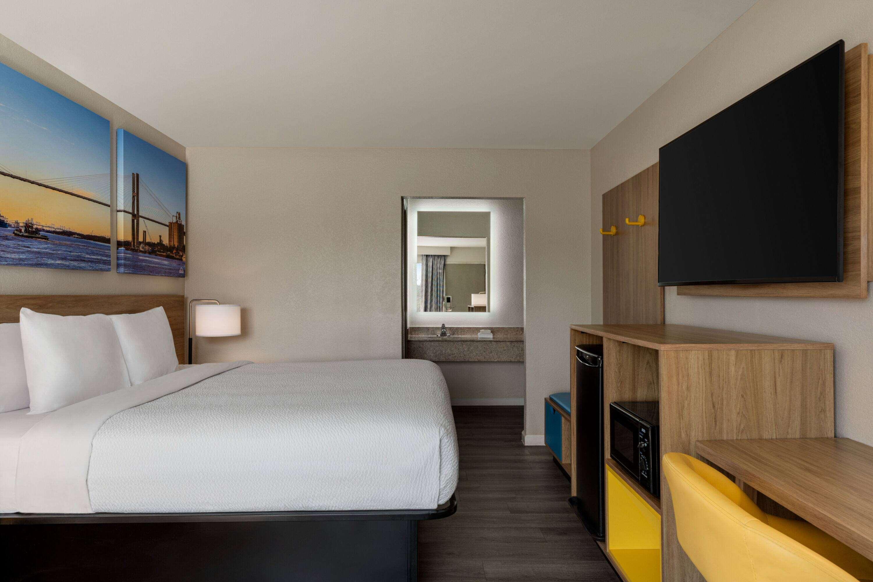 Deluxe, Double Bed