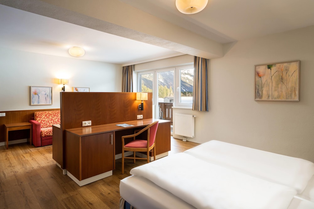 Family, Multiple Beds, Mountain View