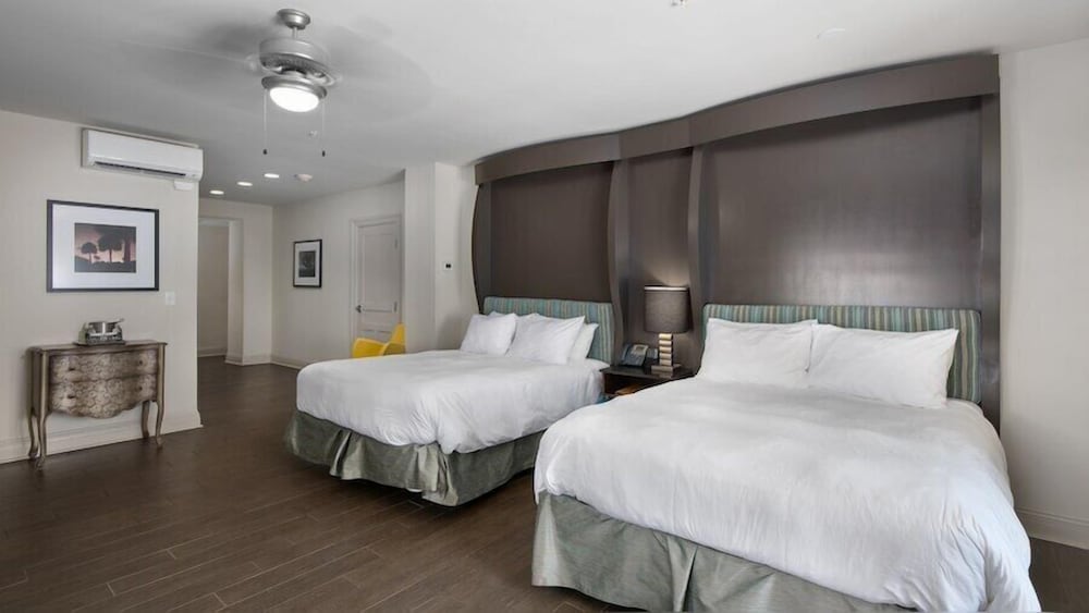 ROOM, 2 QUEEN BEDS