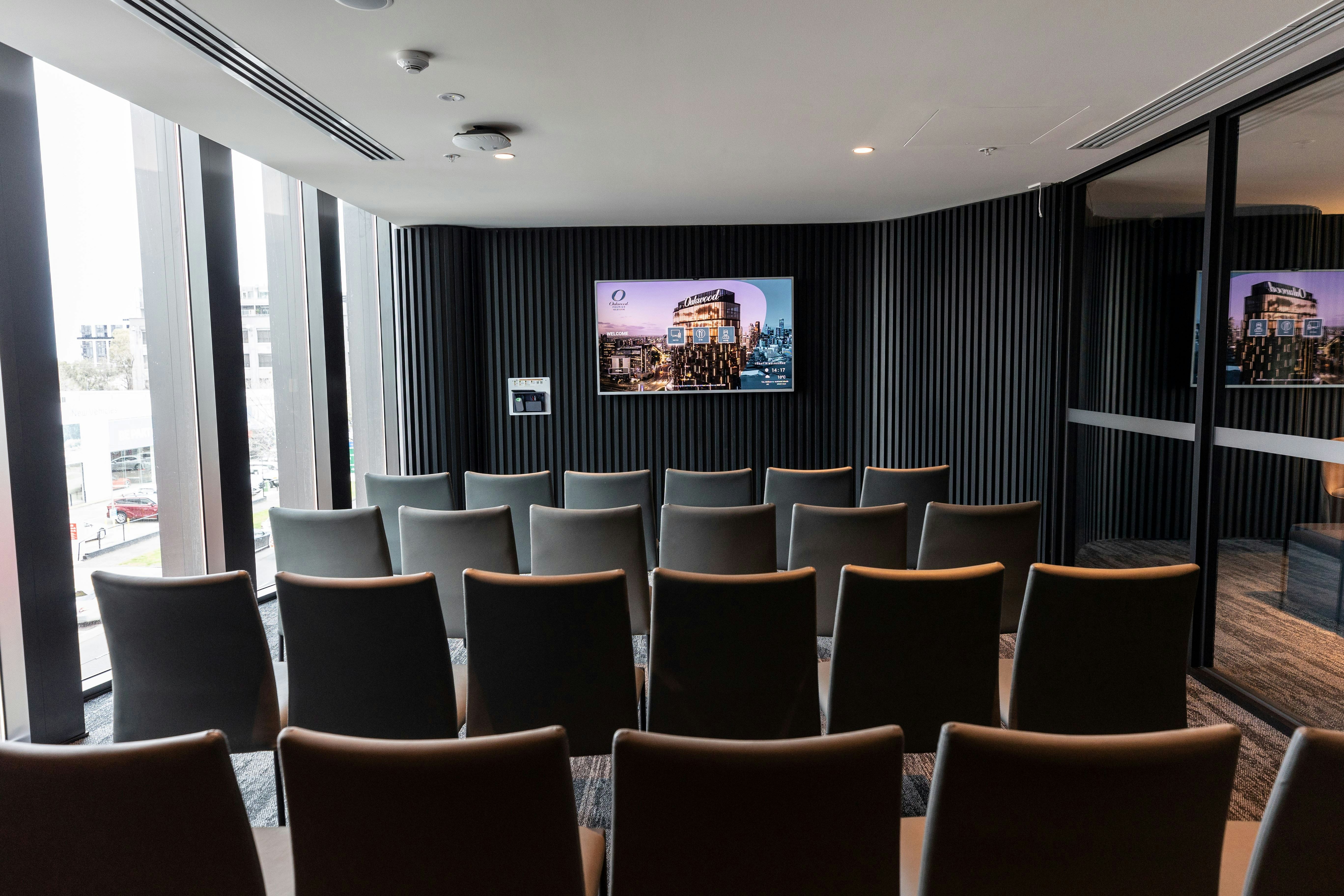 Oakwood Premier Melbourne 26/33