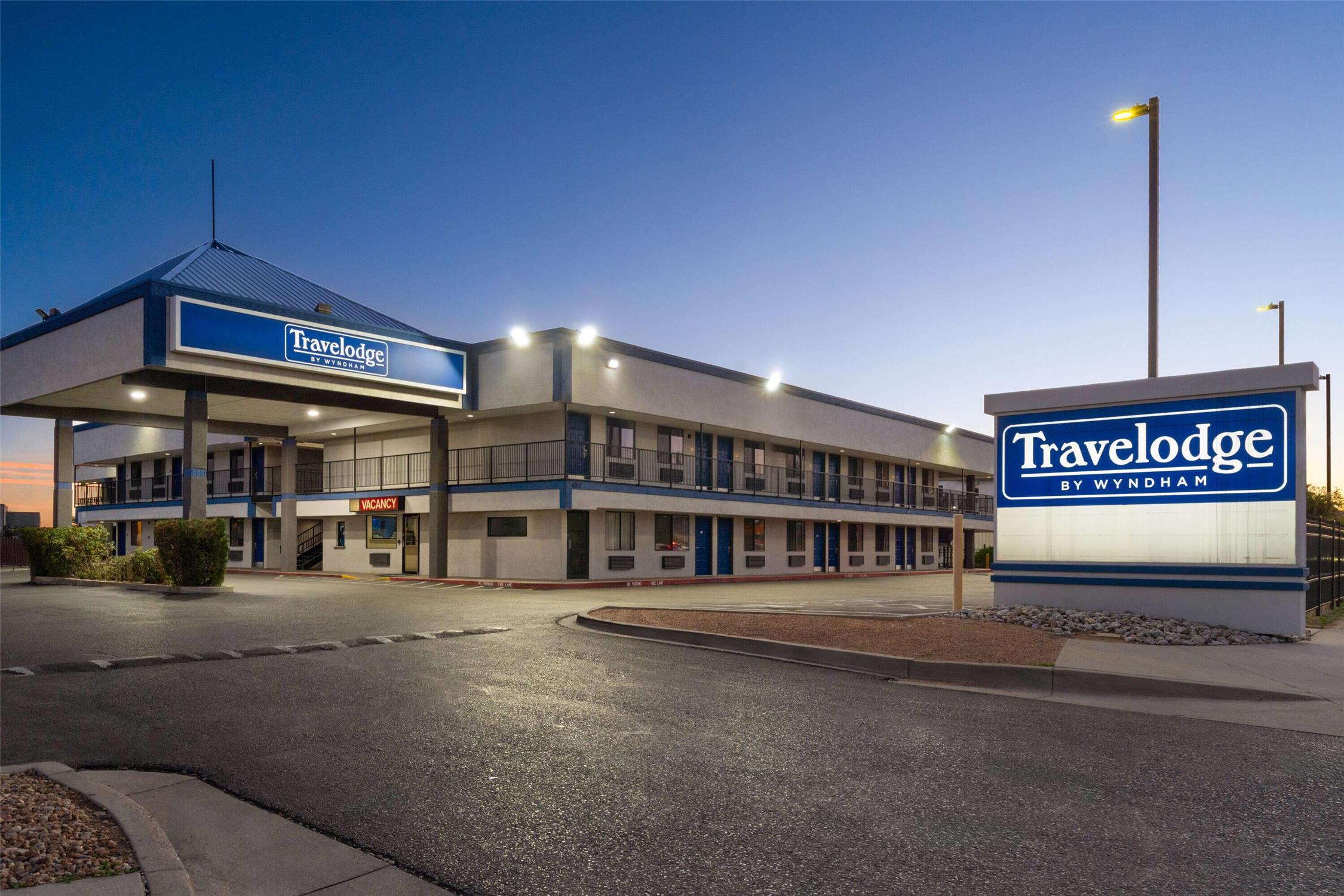 Travelodge by Wyndham Albuquerque West 8/8