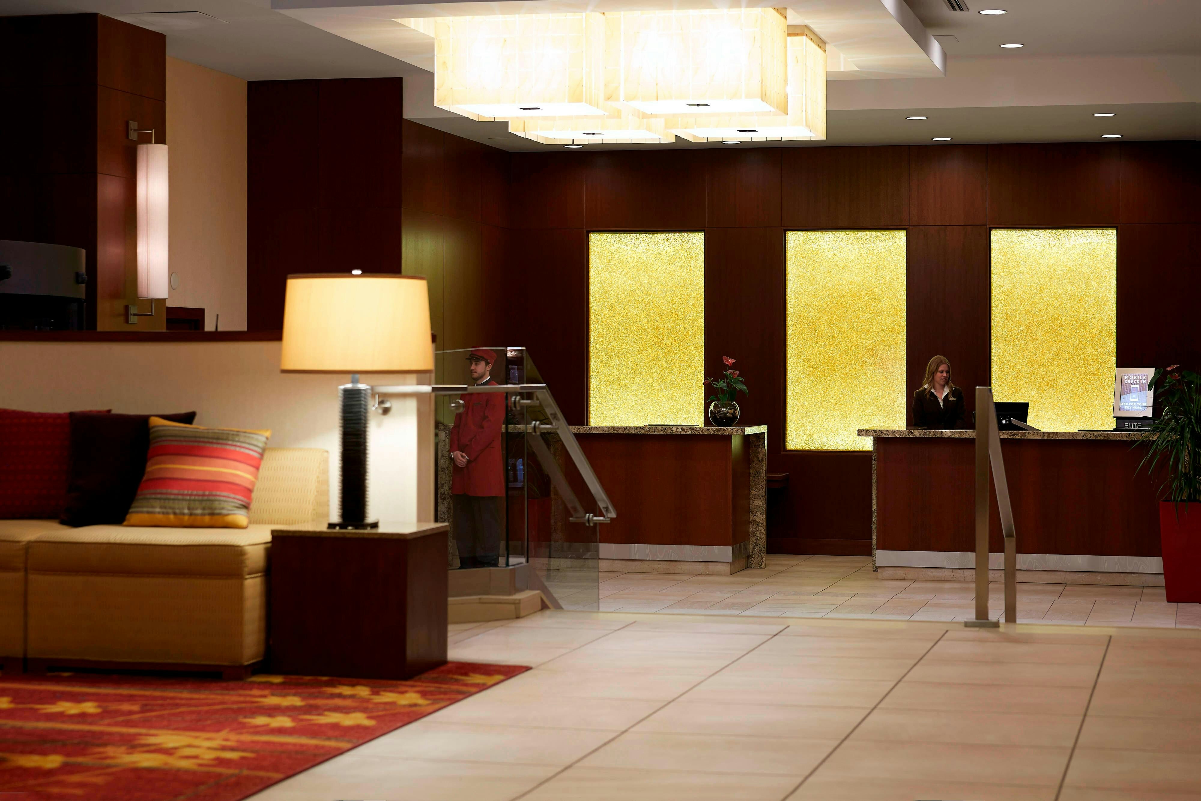Lobby at Ottawa Marriott Hotel, OTTAWA - ONTARIO
