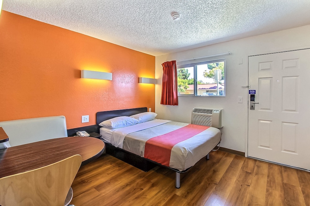 Motel6 San Jose, CA - Airport 18/54