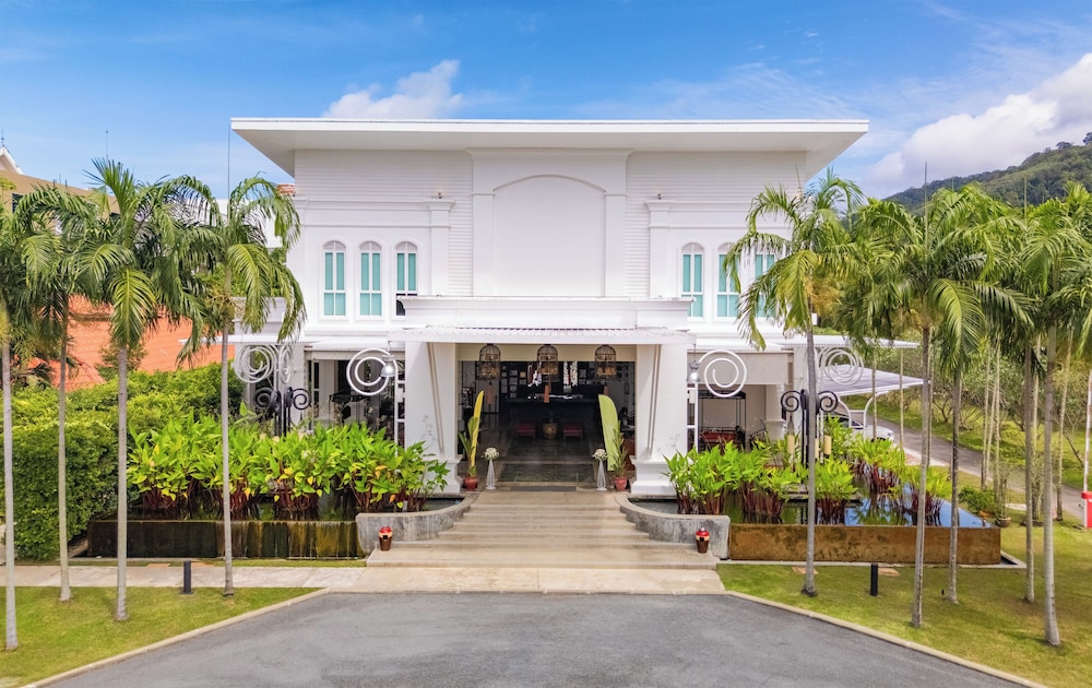 The Old Phuket Karon Beach Resort 11/85