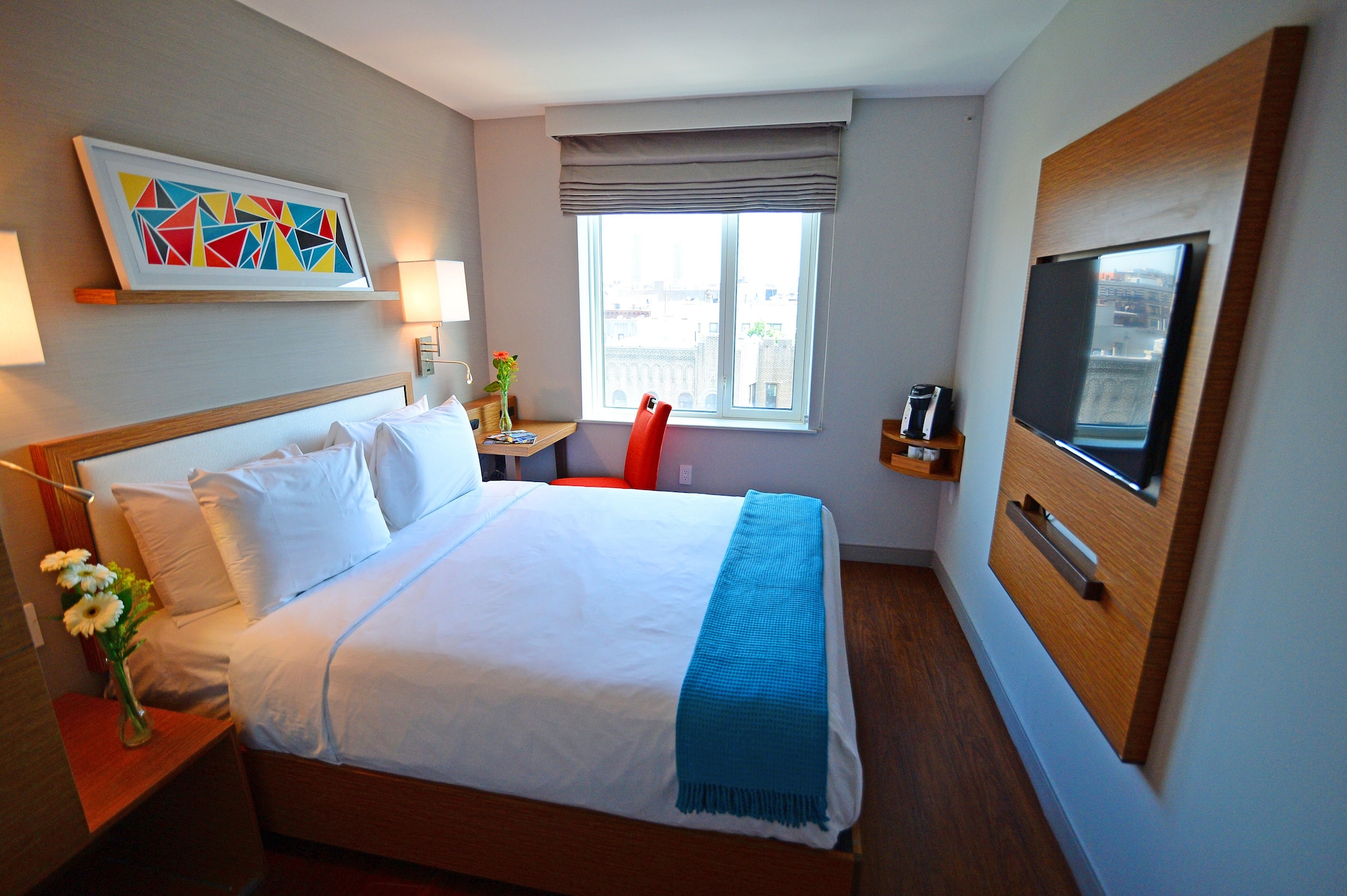 STANDARD, QUEEN BED