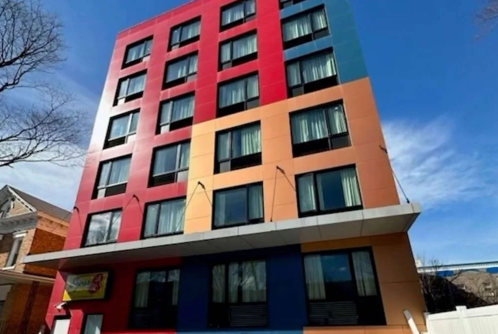Super 8 by Wyndham Brooklyn Pennsylvania Ave 2/10