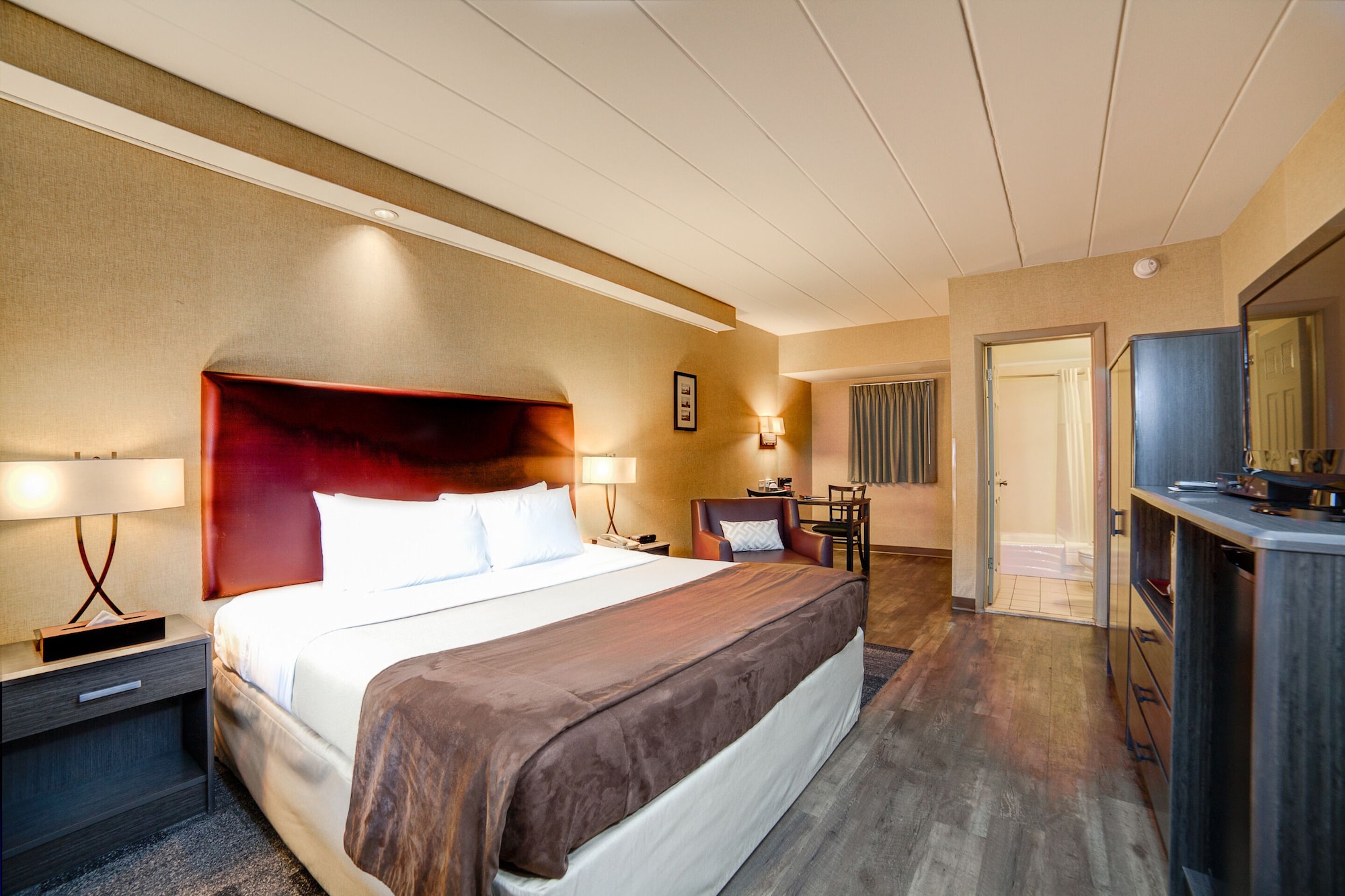 TRADITIONAL, QUEEN BED