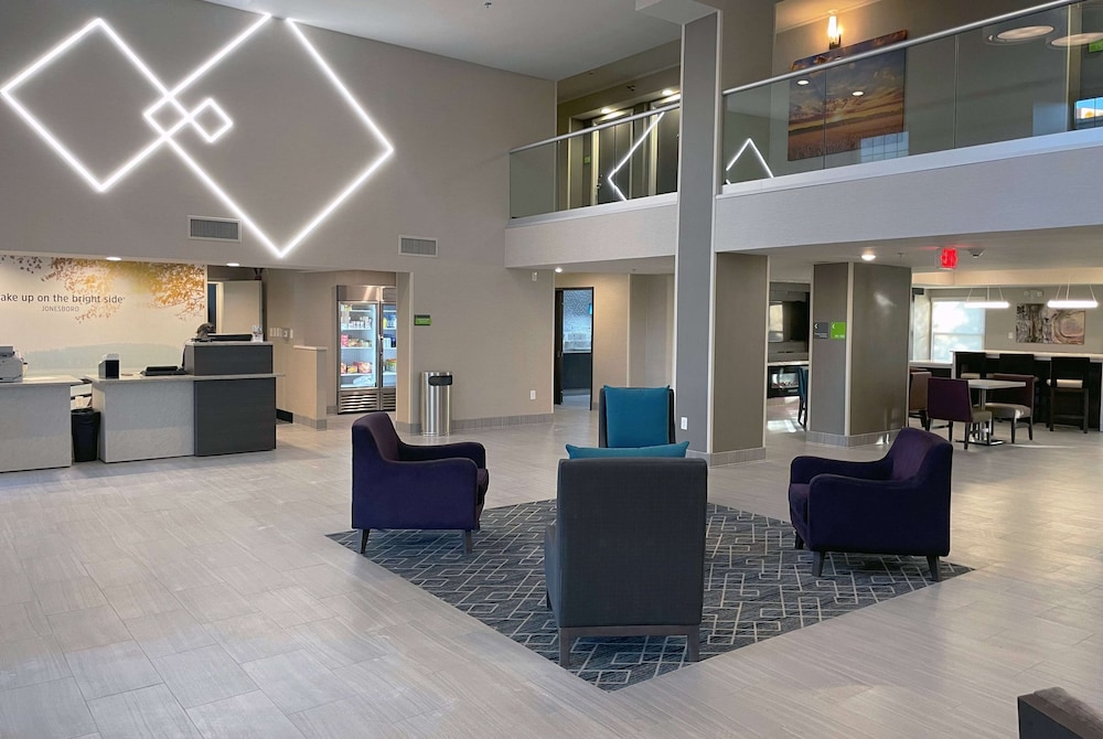La Quinta Inn and Suites by Wyndham Jonesboro 3/26