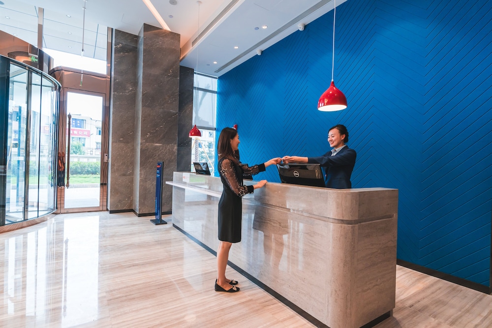 Holiday Inn Express Pengzhou Downtown 41/71