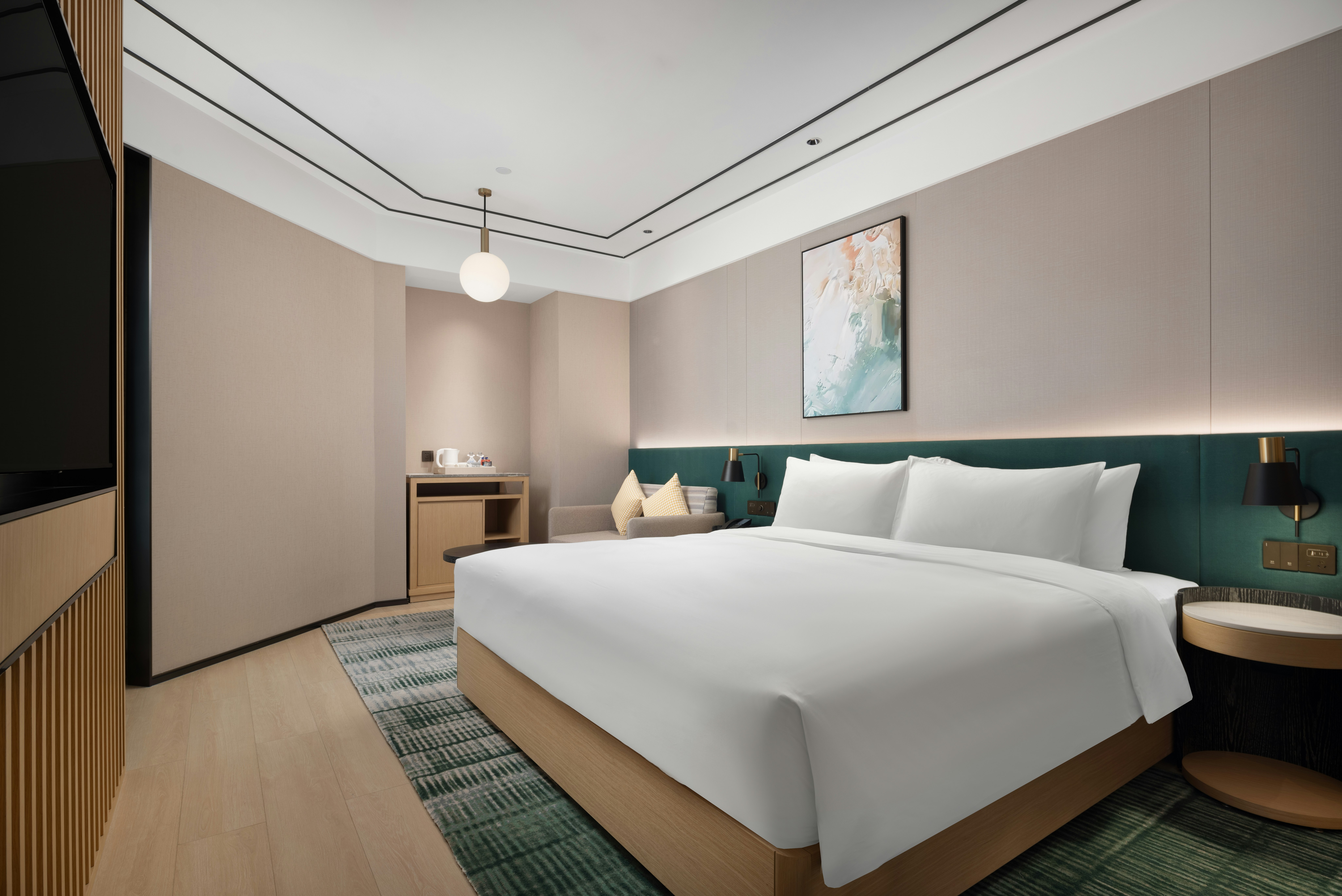 DELUXE, KING BED
