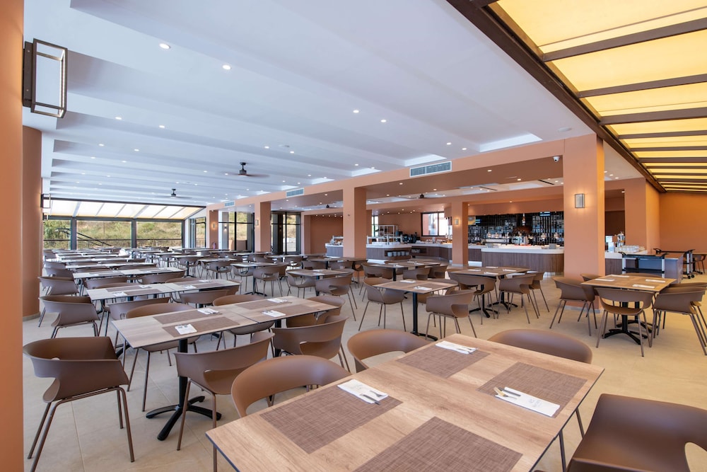 Kiani Beach Resort 36/50
