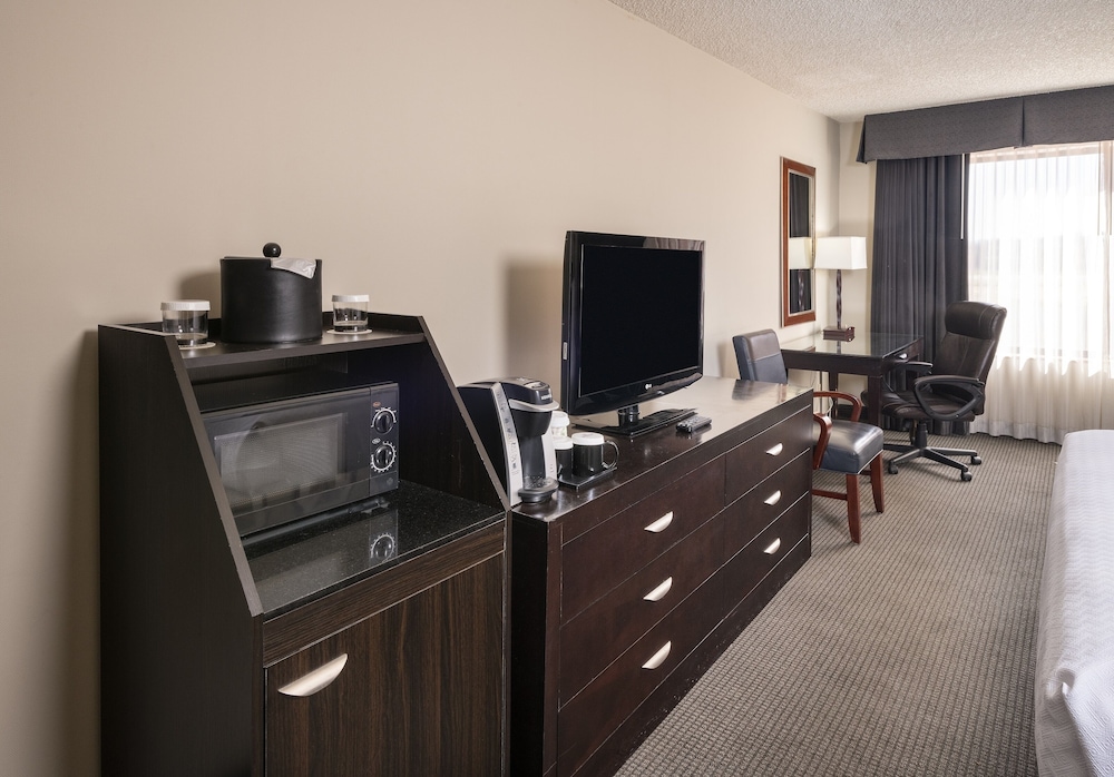 Concord Plaza Hotel 50/58