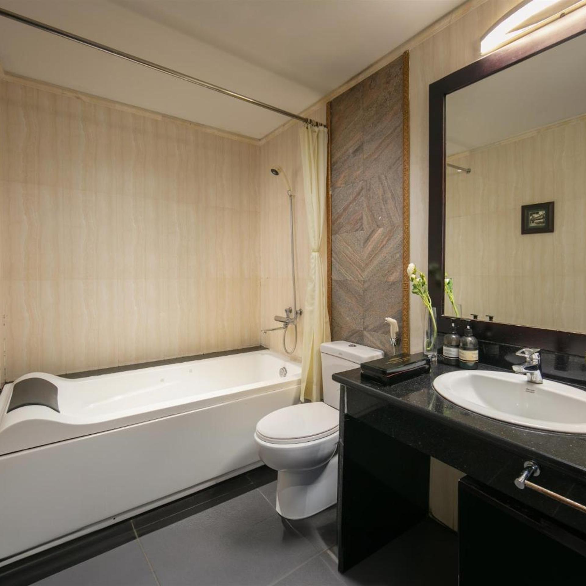 Hanoi Traveller House 52/58