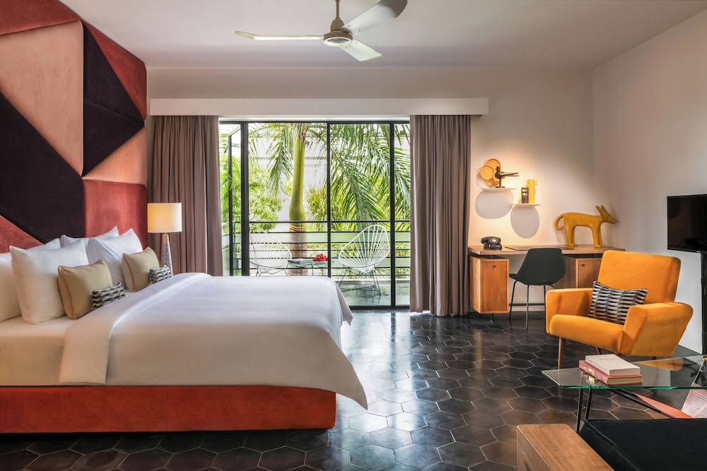 Junior Suite, Pool View