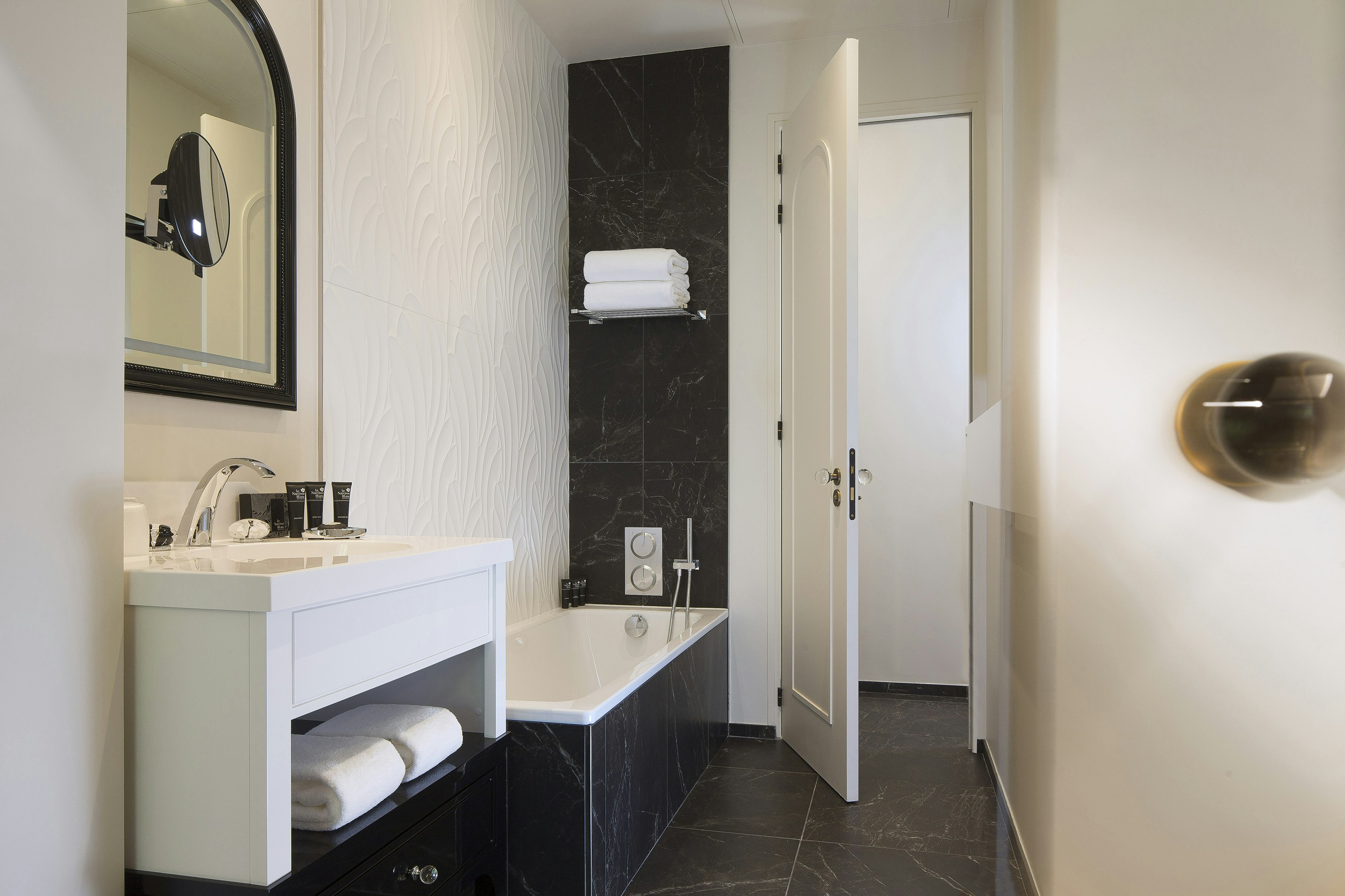 Hotel Le Narcisse Blanc Spa 82/85