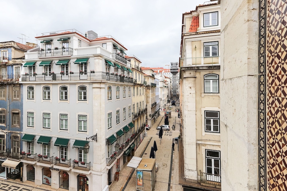 Lisbon Silver Flower 4/20