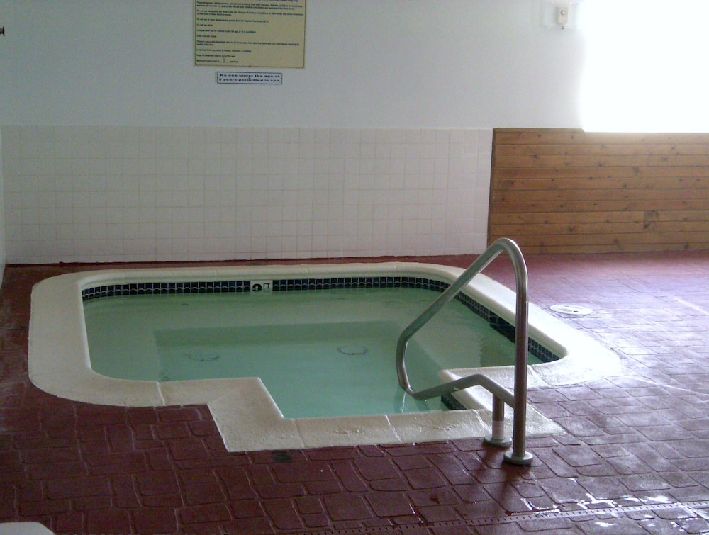Capri Inn and Suites of Beatrice 21/31