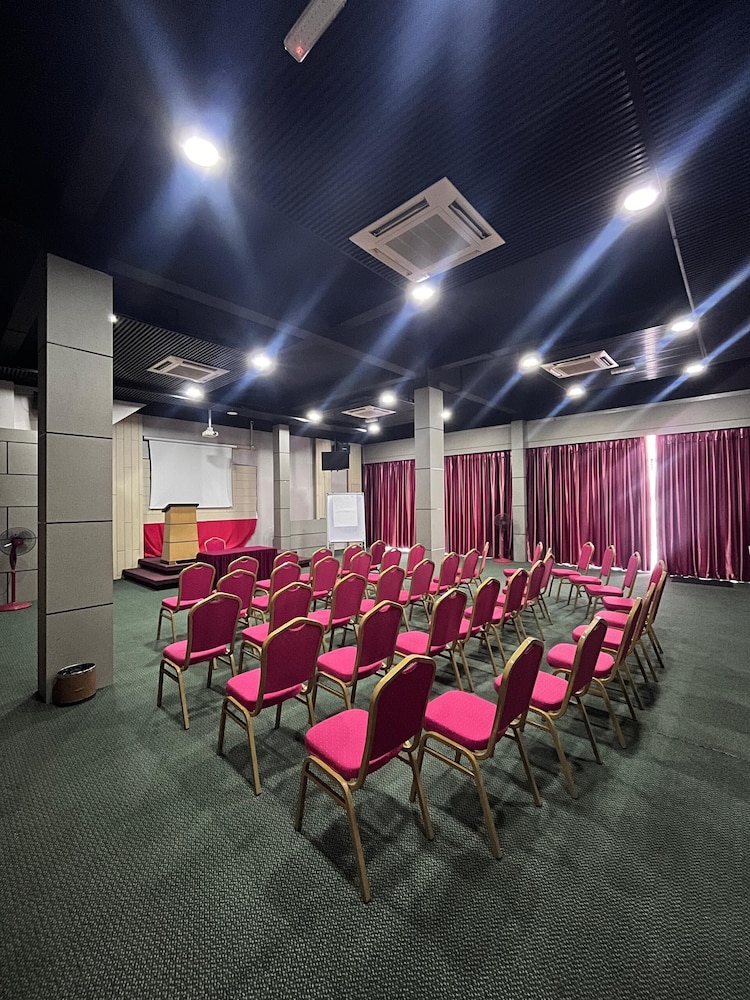 Paragon Lutong Hotel 32/38
