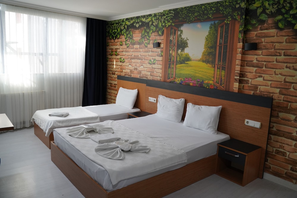 Heraldic Room Hotel 16/50