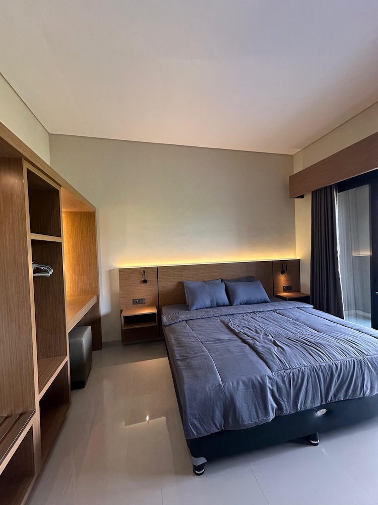 Puri Bali Lovina 15/50