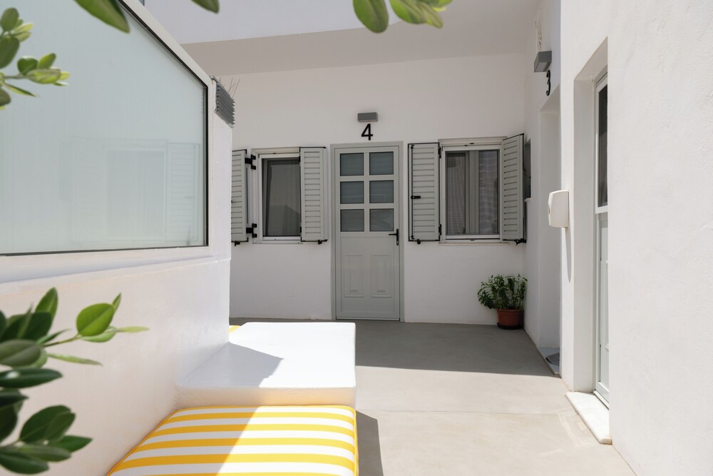 Pelican Paros 13/50