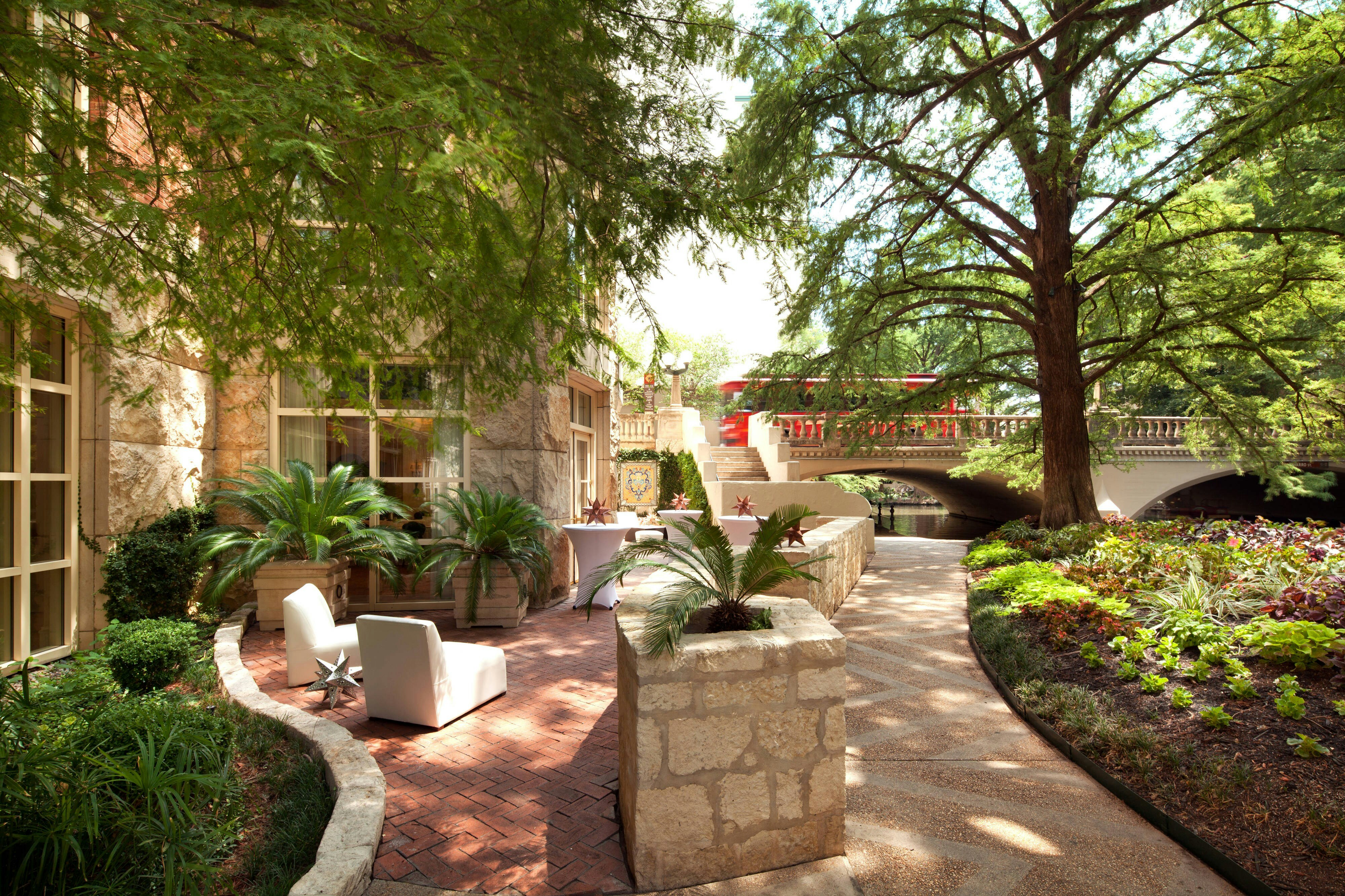 Westin Riverwalk Hotel 63/67
