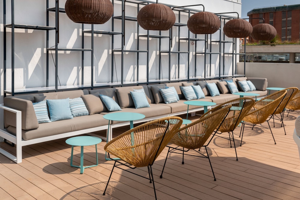 L Azure Hotel 50/64