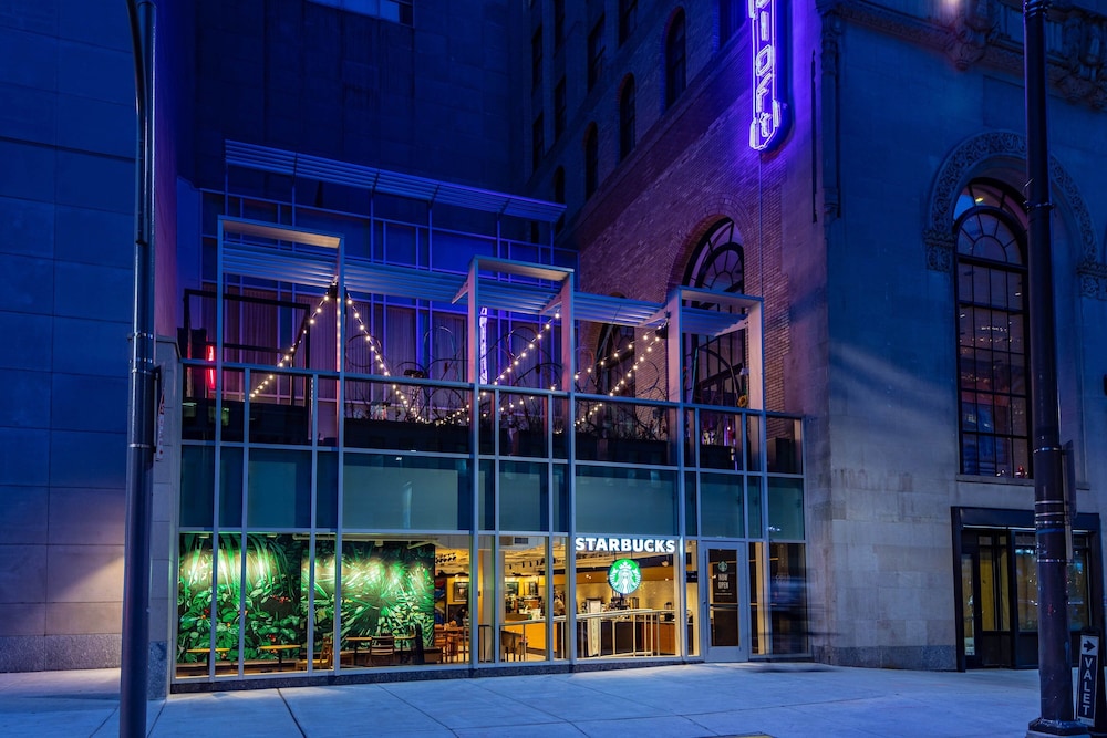 ALOFT PHILADELPHIA DOWNTOWN 1/36