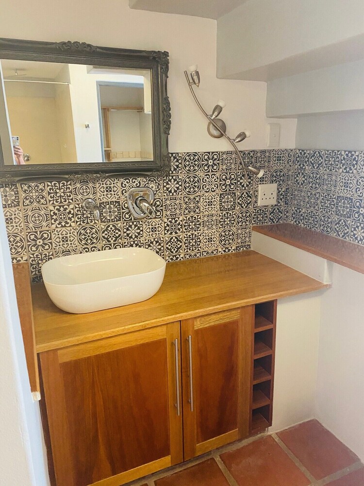 Mimosa Lodge 44/45