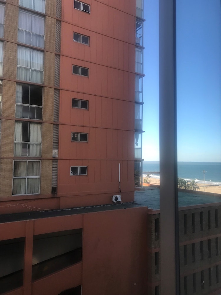 Gooderson Tropicana Hotel 3/59