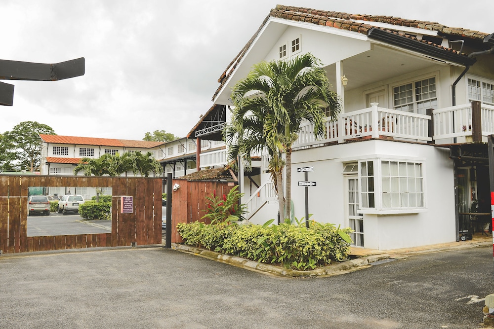 Hotel Luisiana 8/68