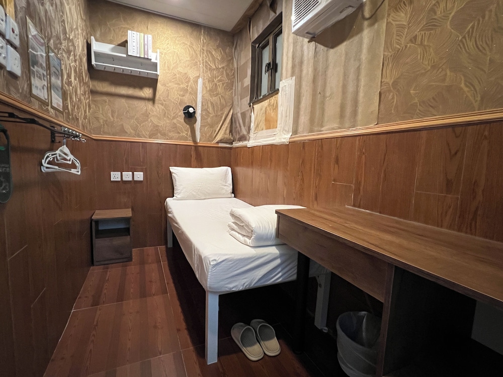 Kowloon New Hostel 28/35