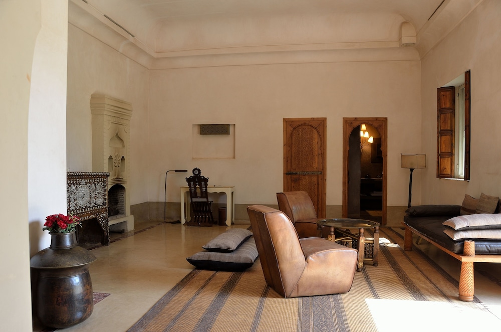 Ksar Char Bagh 51/85