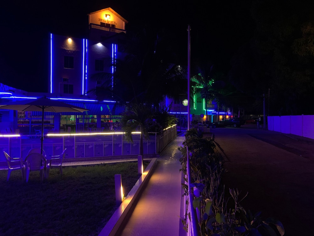Woodpecker Resort 47/48