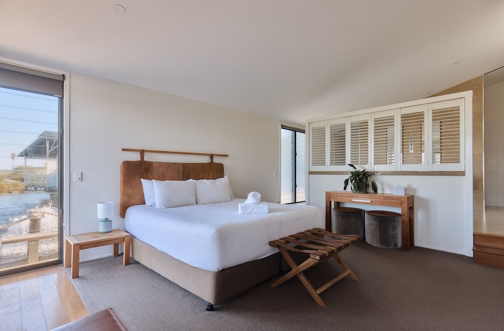Ocean, Bungalow, King Bed, Adult Only