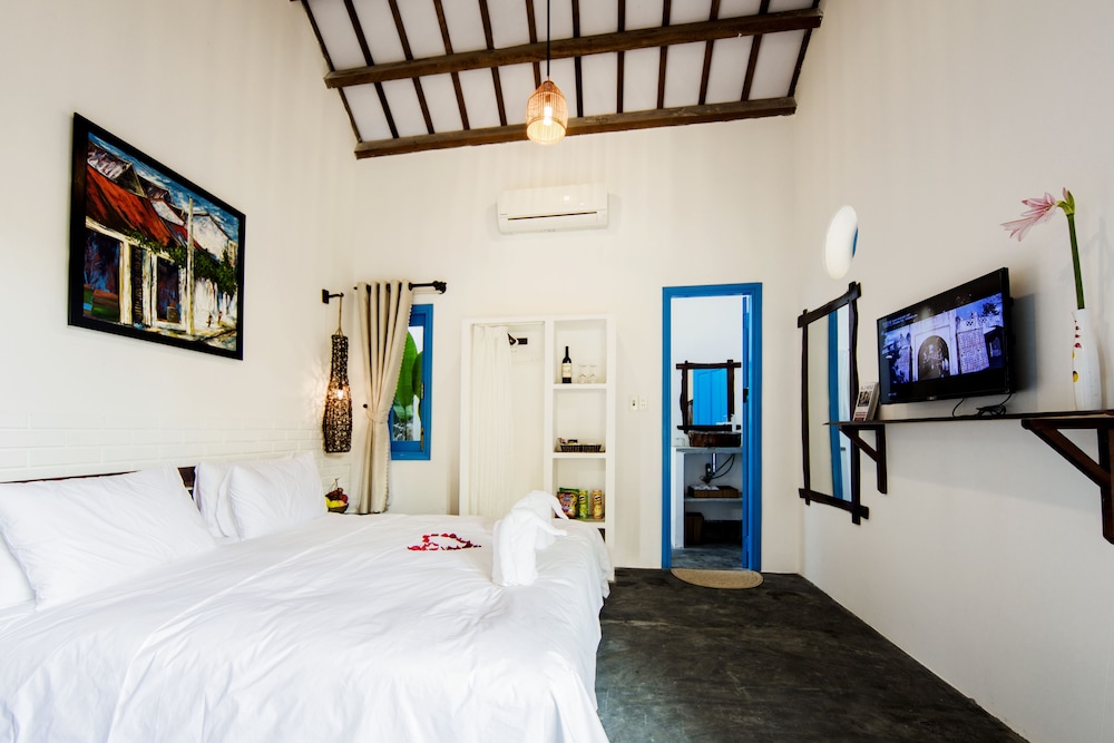 Cashew Tree Bungalow 35/65