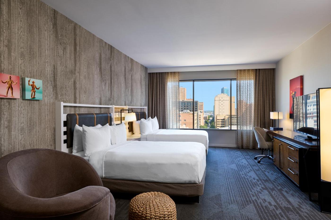 Room, King Bed, 2 Queen Beds