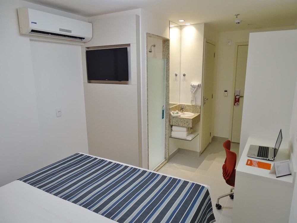 Rede Andrade Lapa Hotel 7/66