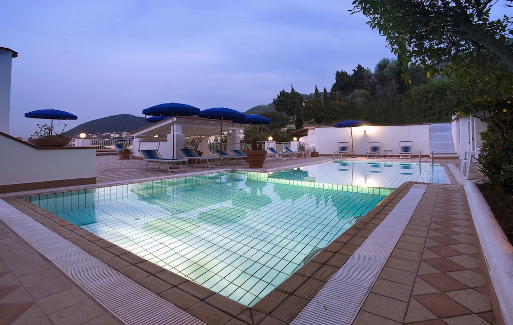 Villa D Orta Hotel 29/36