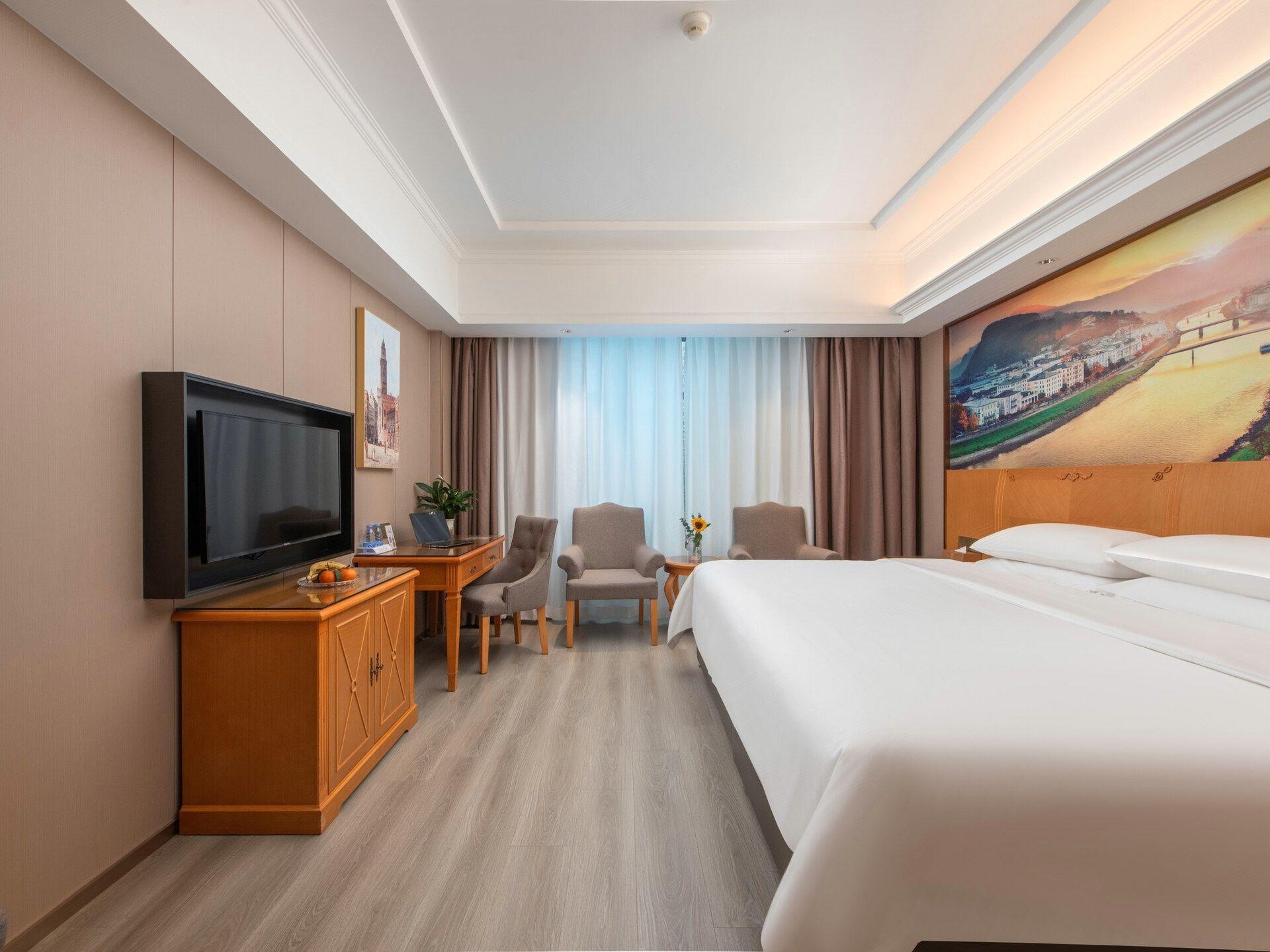 Vienna Hotel (Foshan Lingnan Mingzhu Stadium) 12/33