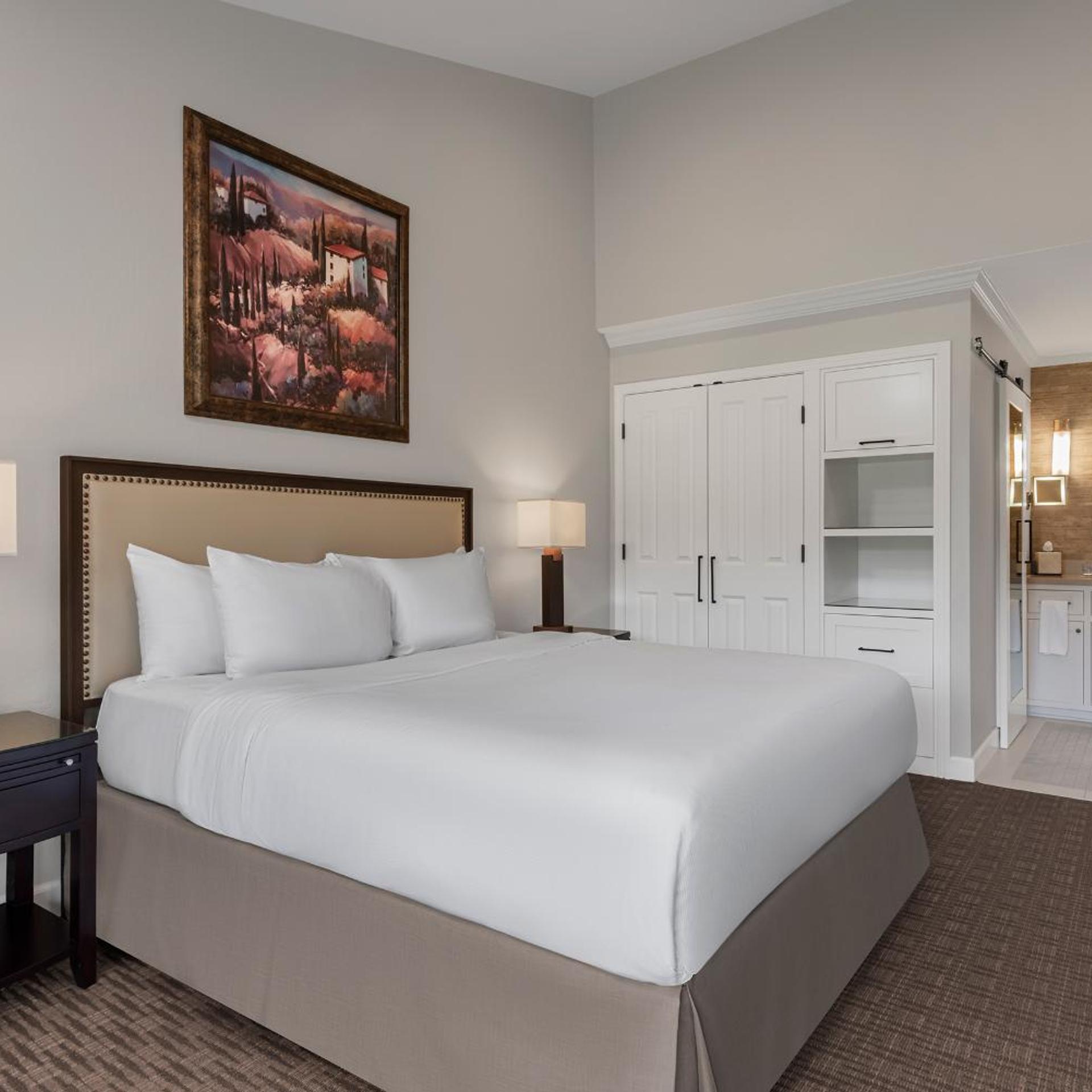 Resort, Cottage, Queen Bed