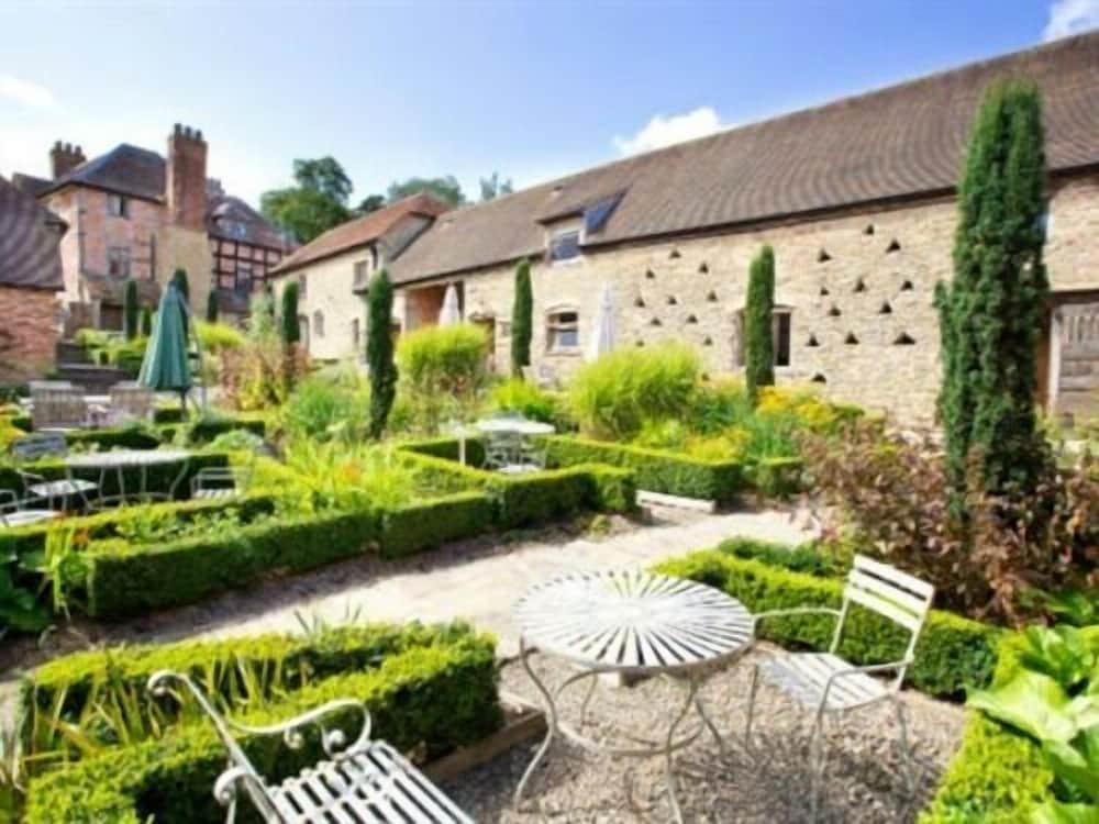 Old Downton Lodge 39/50
