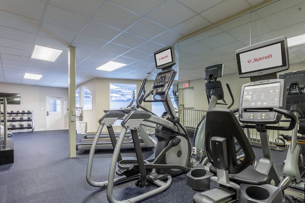 Fairfield Inn Suites By Marriott Belleville 25/48