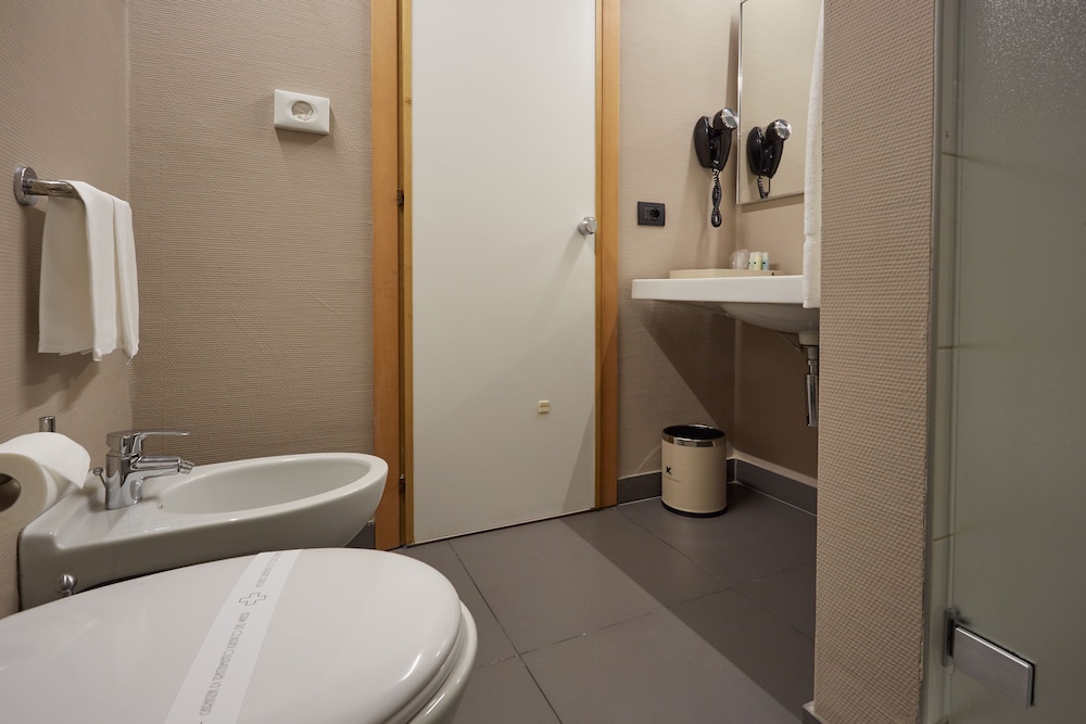 DC Hotel International 18/64