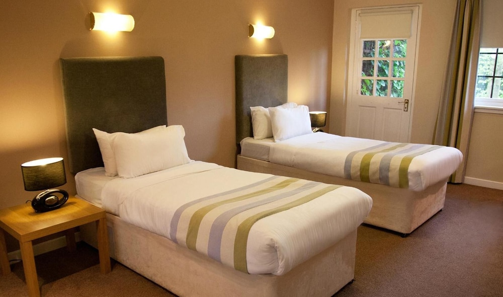 CLASSIC, TWIN BEDS, COURTYARD AREA