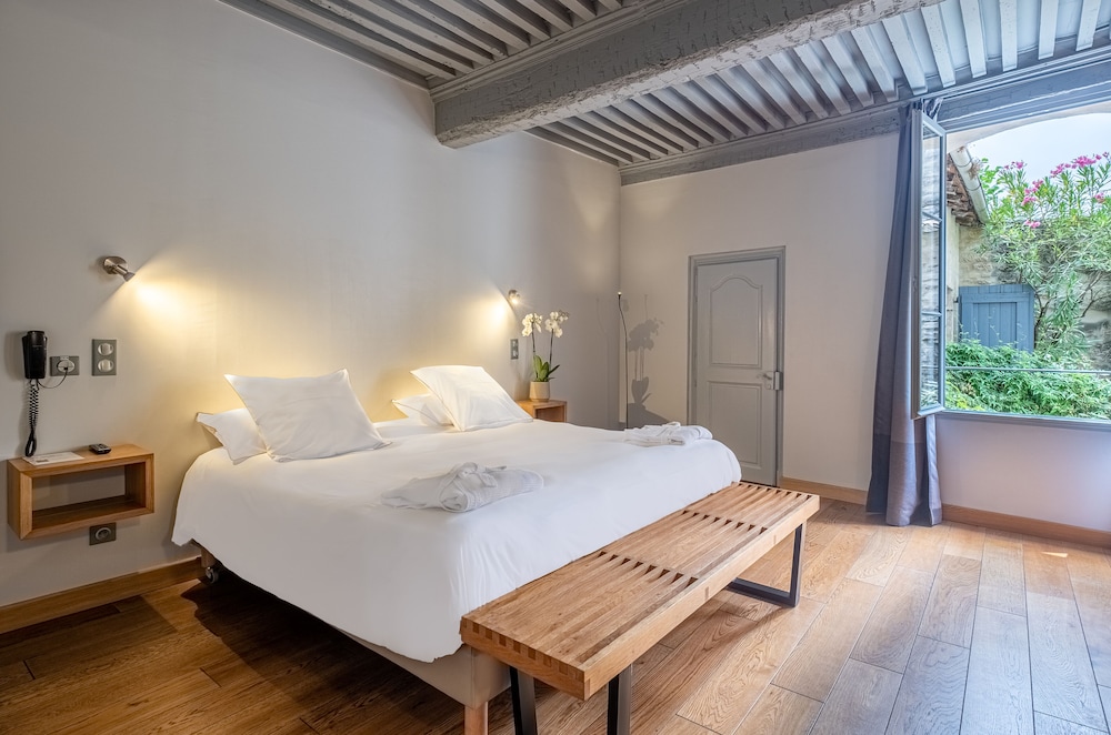 Boutique Hotel Entraigues 40/61
